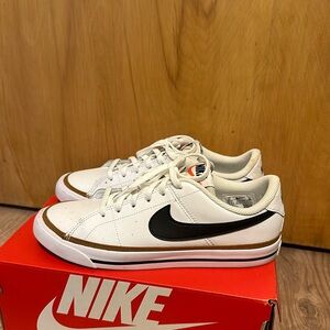 Nike Court Legacy sneakers 6.5